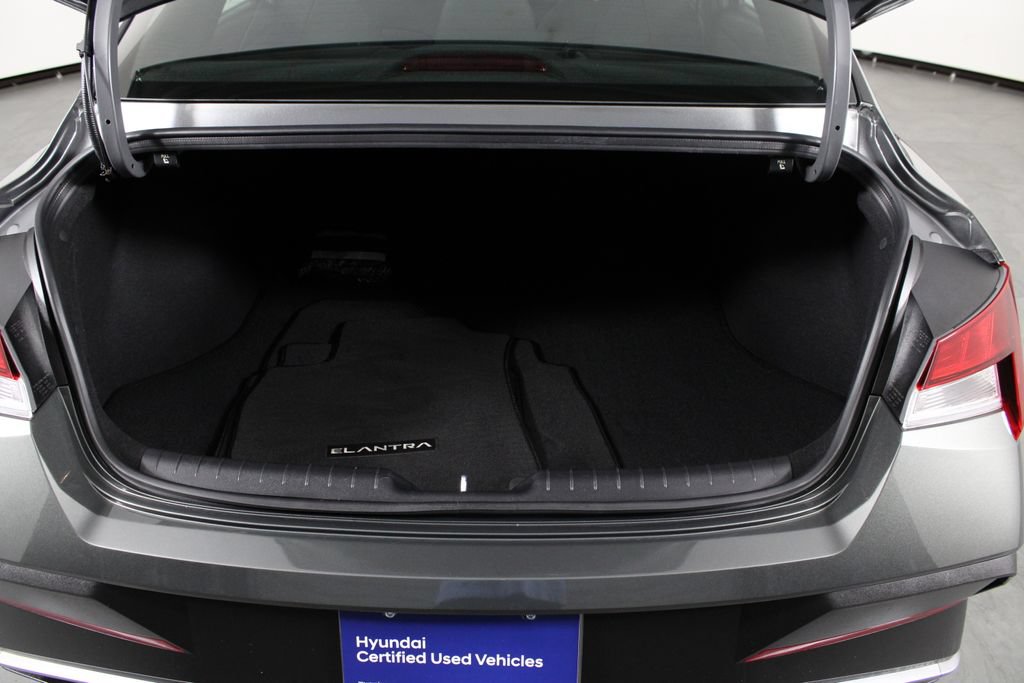 Certified 2026 Hyundai Elantra Sport FWD image 18