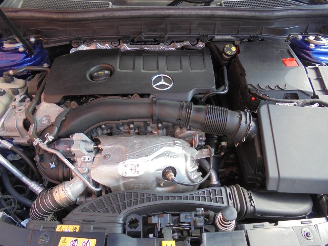 Used 2020 Mercedes-Benz GLB 250 4MATIC w/ Premium Package image 37