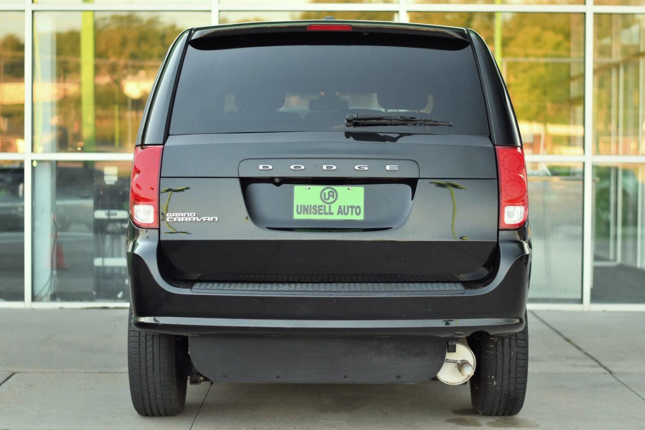 Used 2019 Dodge Grand Caravan SE image 8