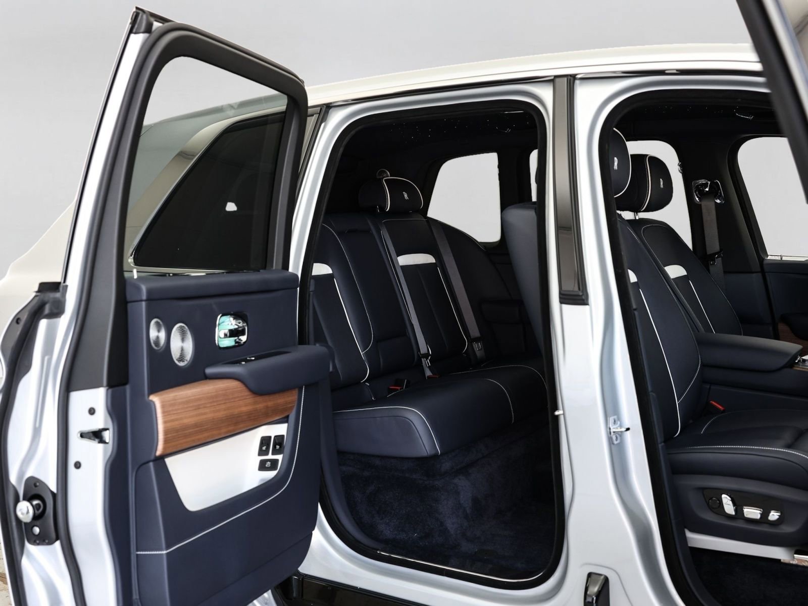 New 2026 Rolls-Royce Cullinan AWD/4WD image 50