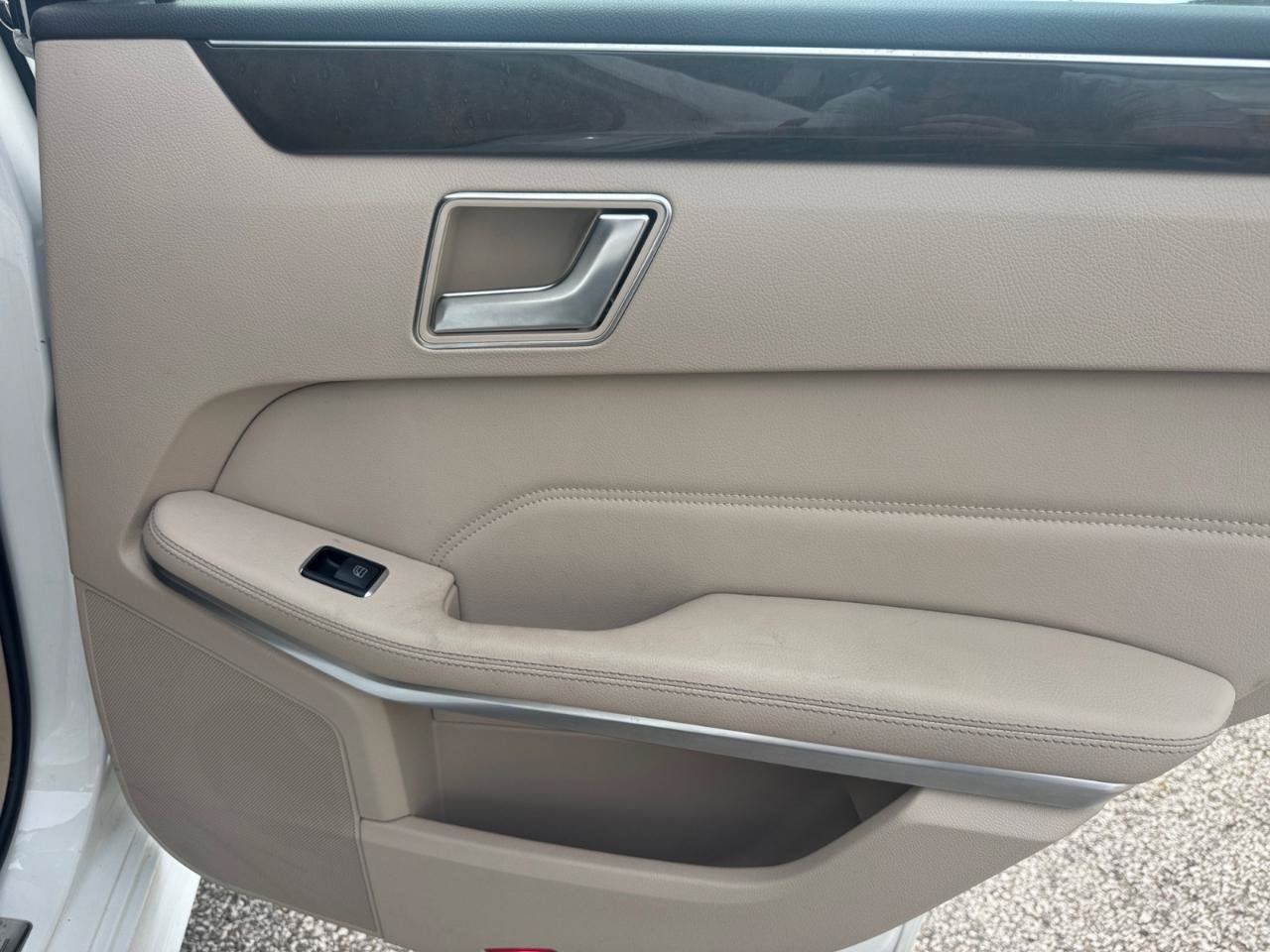 Used 2016 Mercedes-Benz E 350 4MATIC Sedan image 25