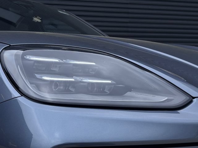 New 2026 Porsche Cayenne Coupe AWD/4WD image 12