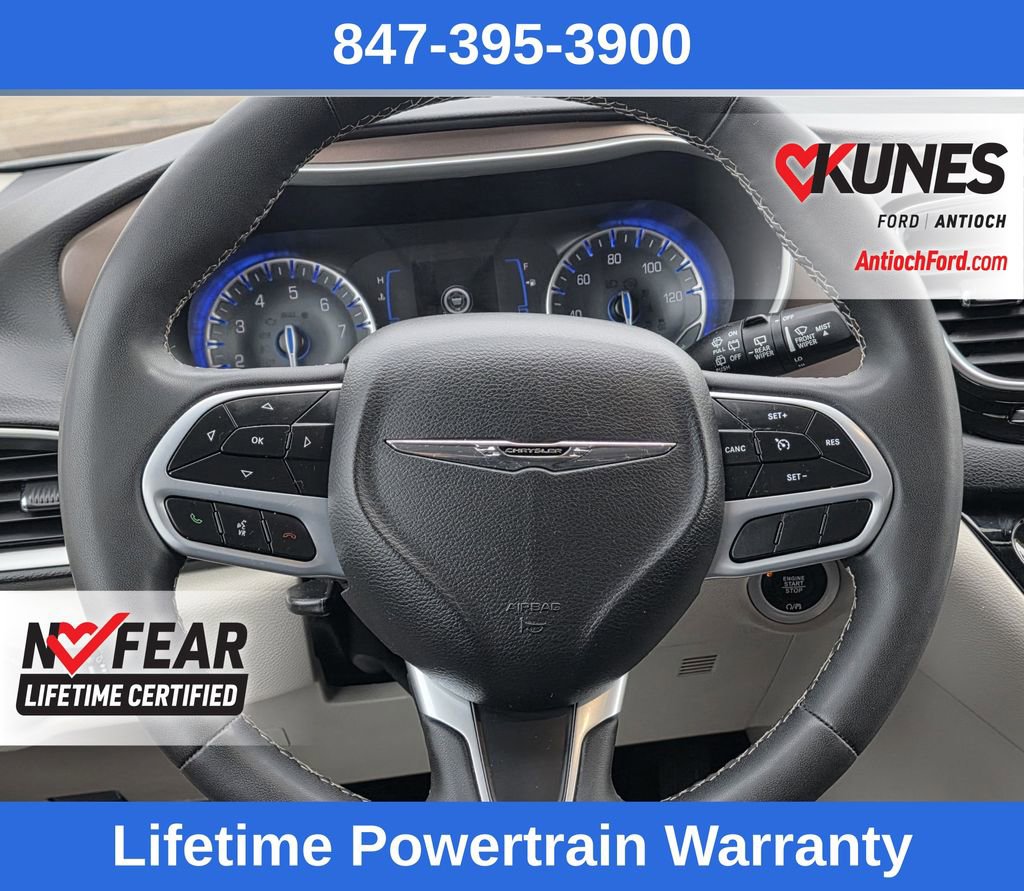 Used 2023 Chrysler Voyager LX image 38