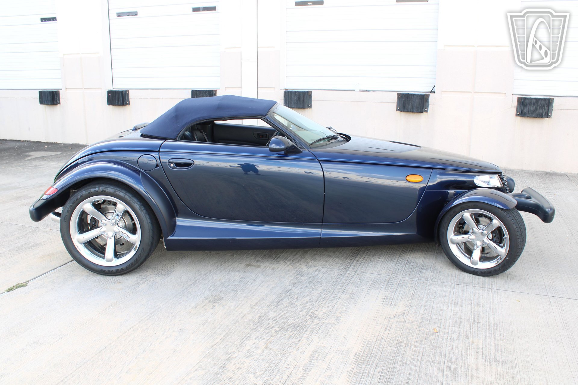 Used 2001 Chrysler Prowler RWD image 4