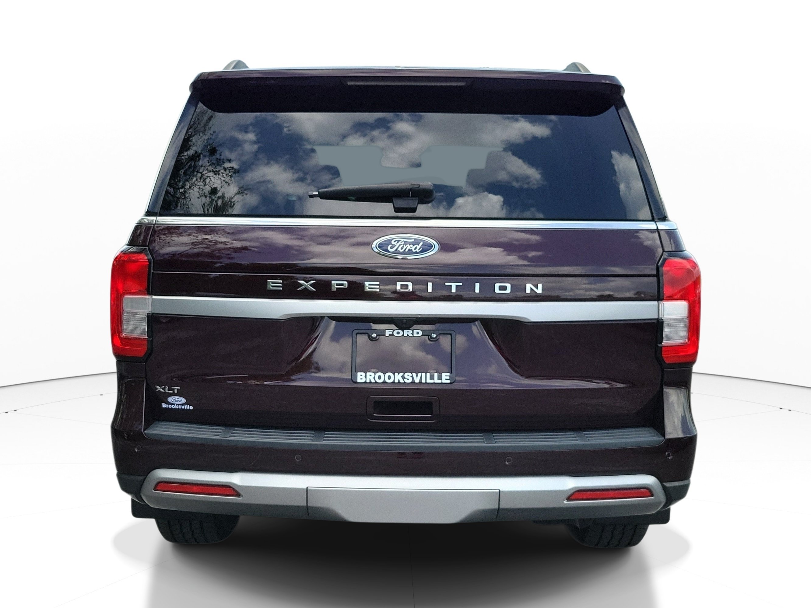 Used 2023 Ford Expedition XLT RWD image 5
