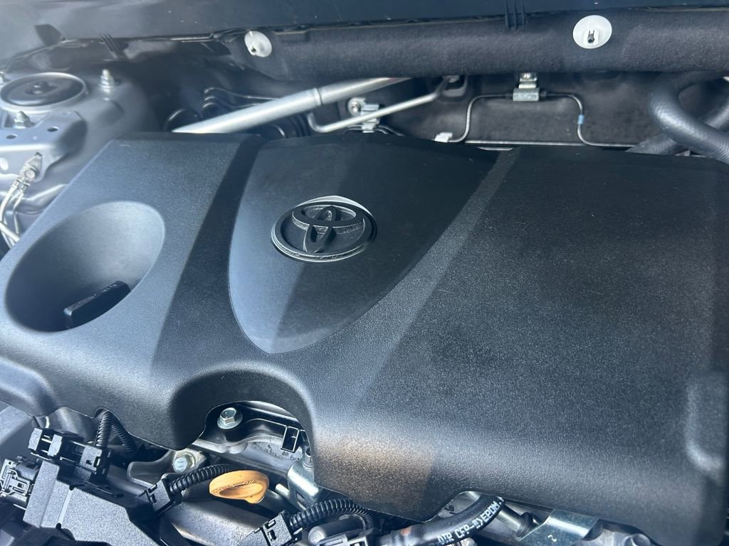 Used 2022 Toyota RAV4 XLE image 30