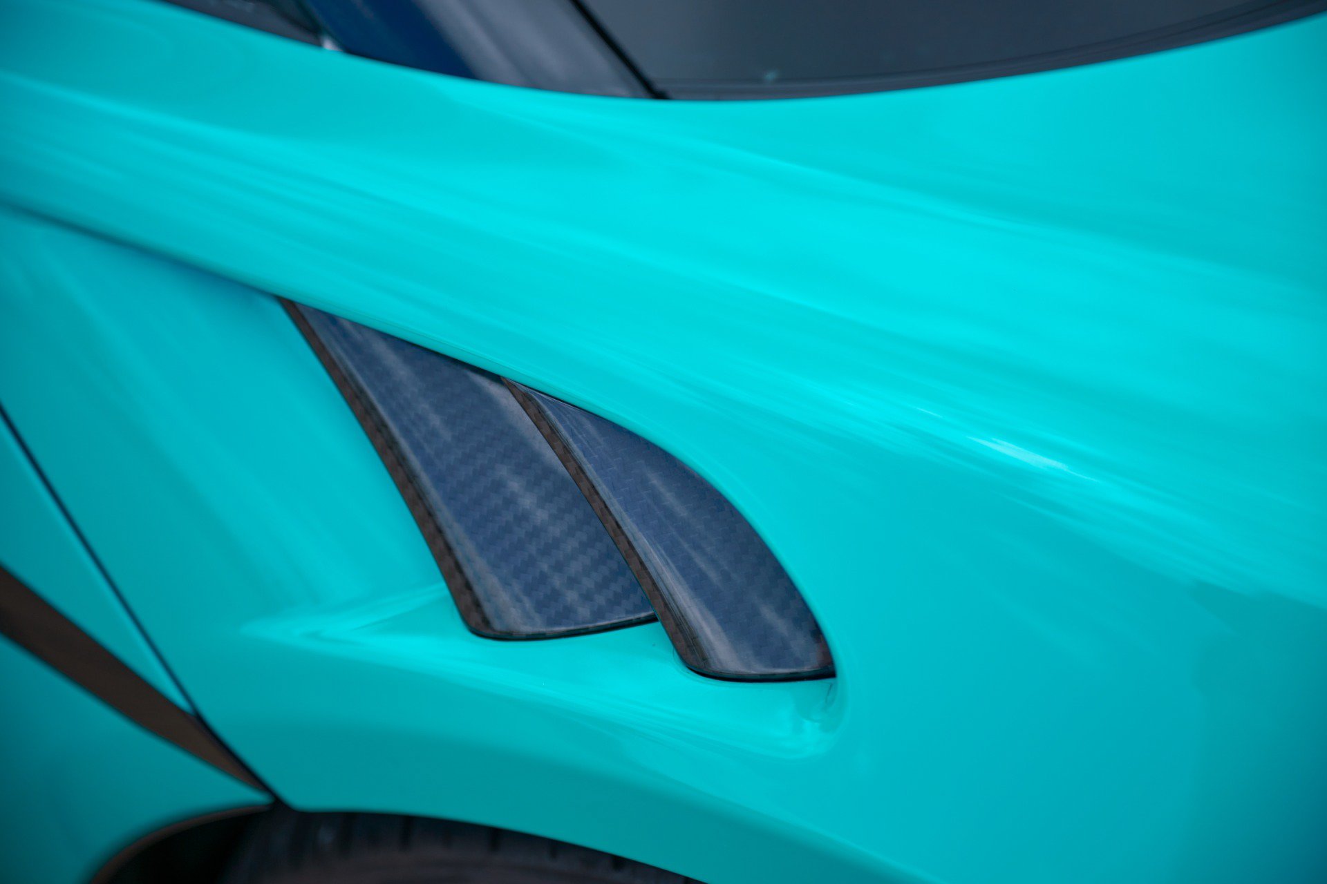 Used 2025 McLaren Artura Spider RWD image 29