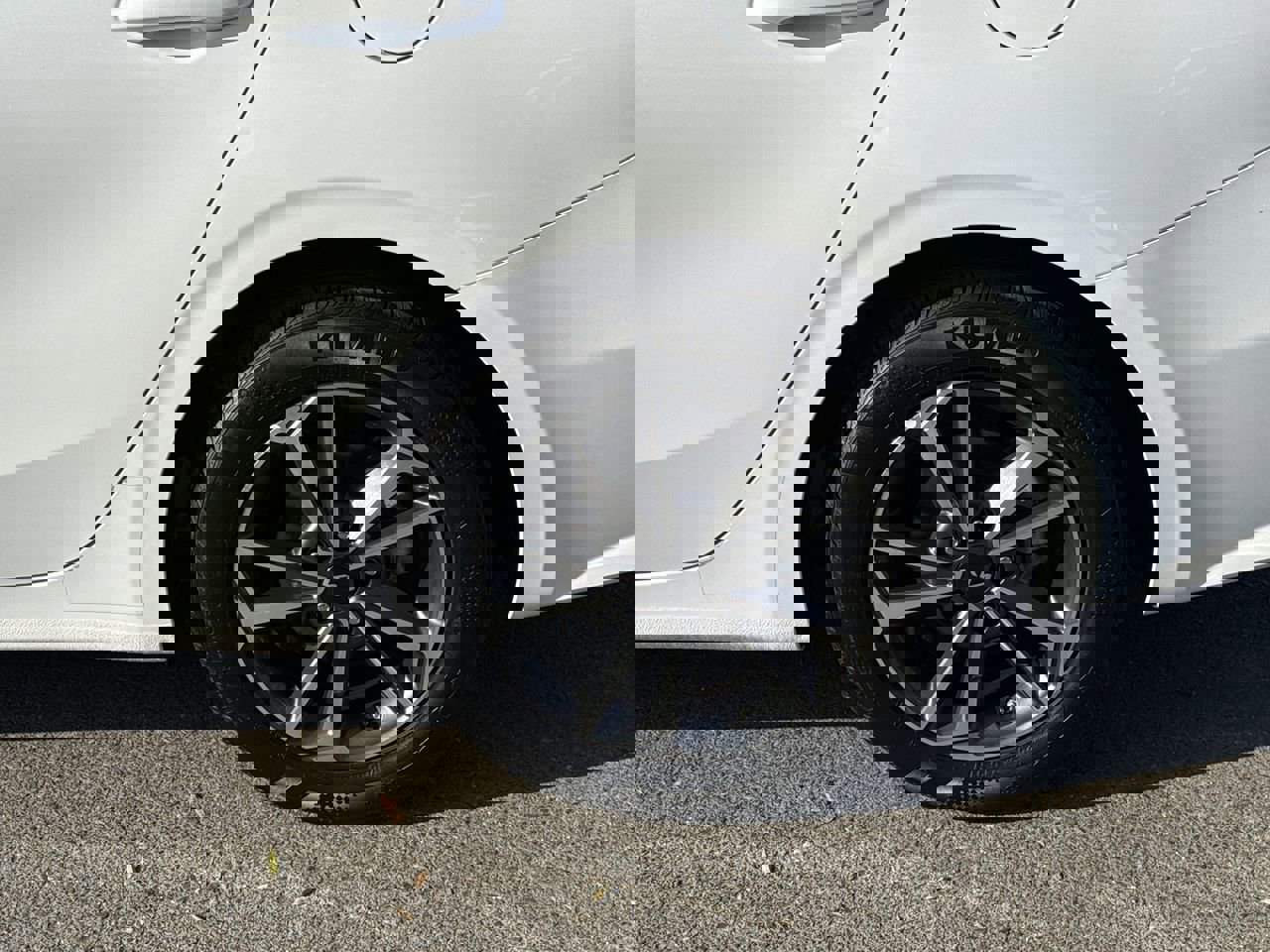 Used 2024 Kia Forte LXS image 28