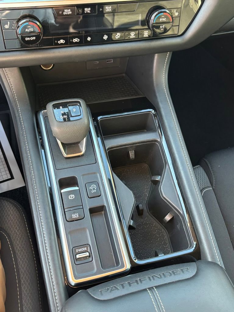 Used 2023 Nissan Pathfinder SV FWD image 16