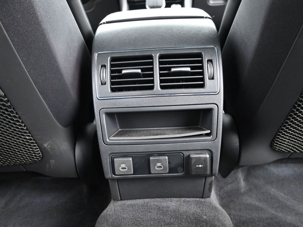 Certified 2025 Jaguar F-PACE R-Dynamic S image 18