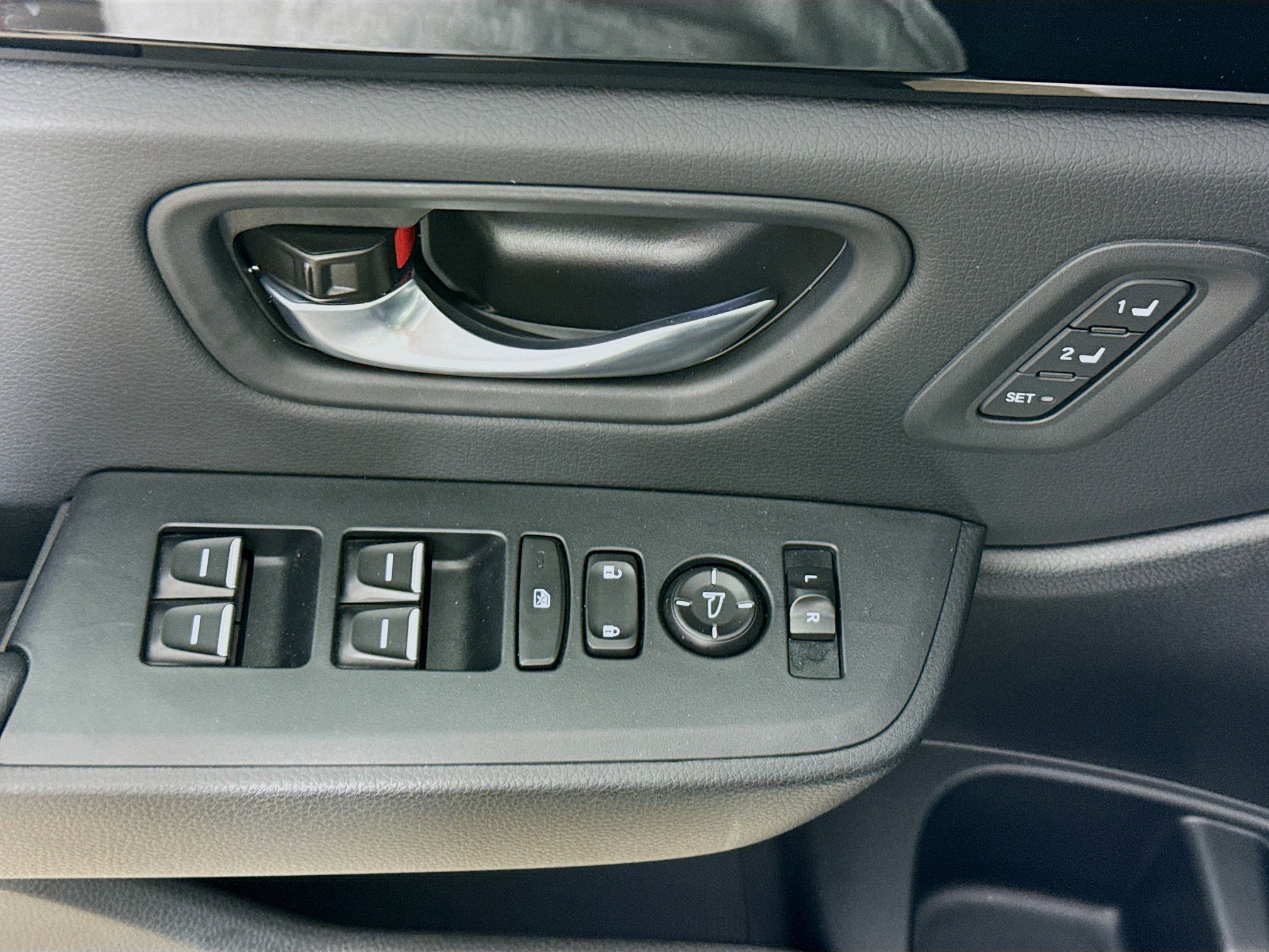 Certified 2025 Honda Pilot Touring image 21