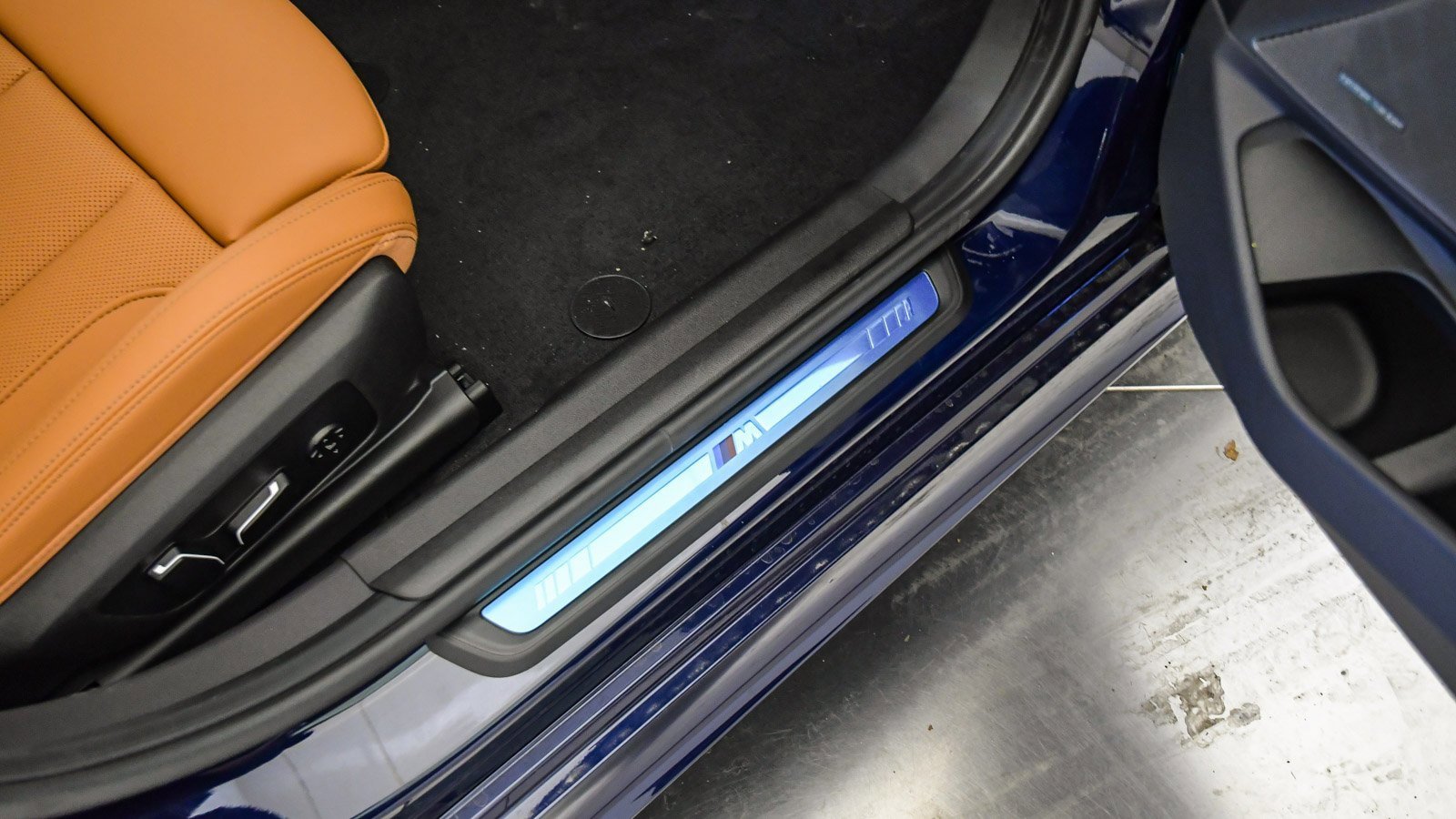 New 2026 BMW 330i Sedan w/ M Sport Package image 19