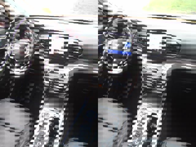 Used 2023 Ford Explorer XLT w/ Equipment Group 202A image 10