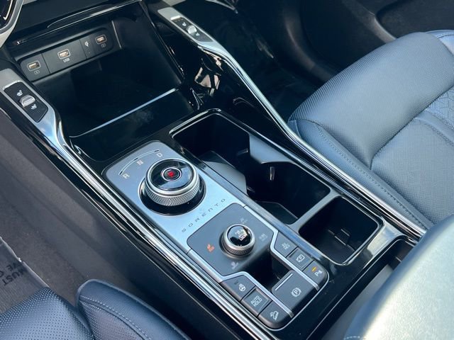 Used 2023 Kia Sorento SX Prestige image 22