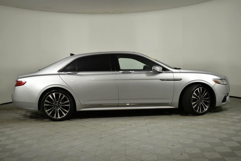 Used 2018 Lincoln Continental Reserve FWD image 3