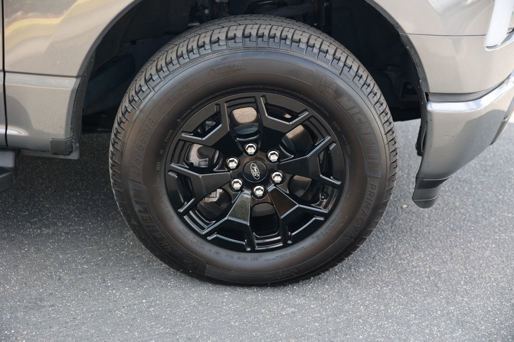 Used 2025 Ford F150 Lightning XLT AWD/4WD image 8