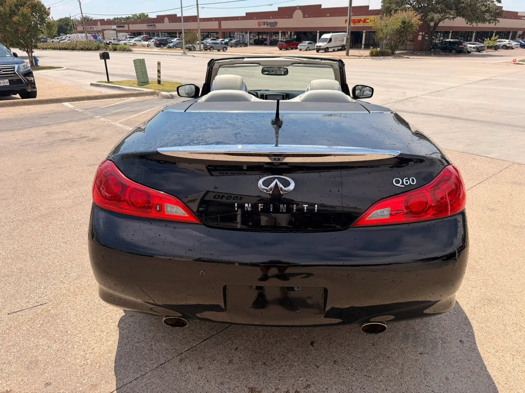 Used 2014 INFINITI Q60 Convertible w/ Premium Package RWD image 4