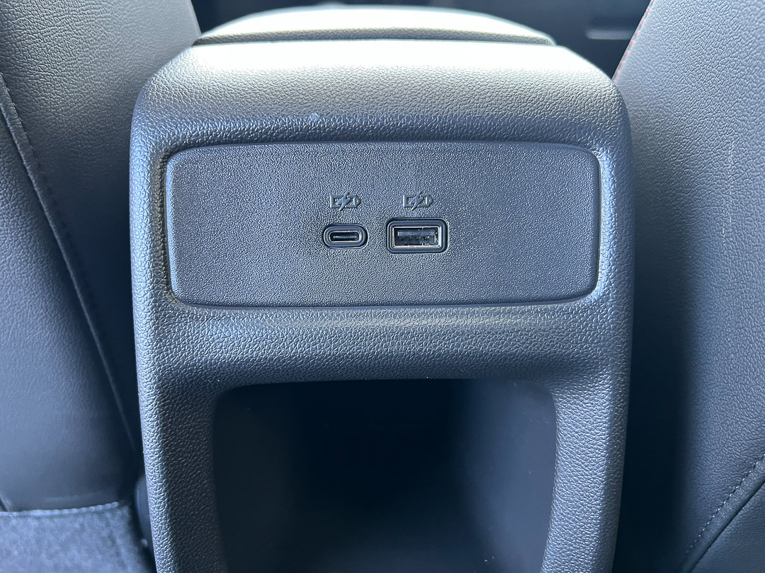 Used 2025 Chevrolet Trax RS w/ Sunroof Package image 26