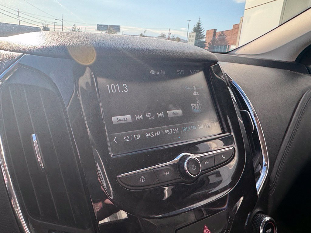 Used 2017 Chevrolet Cruze Premier FWD image 31