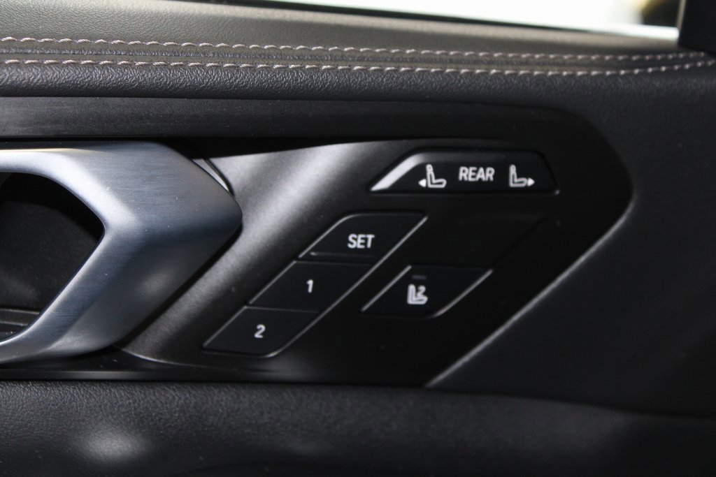 Used 2024 BMW X7 xDrive40i w/ M Sport Package image 9