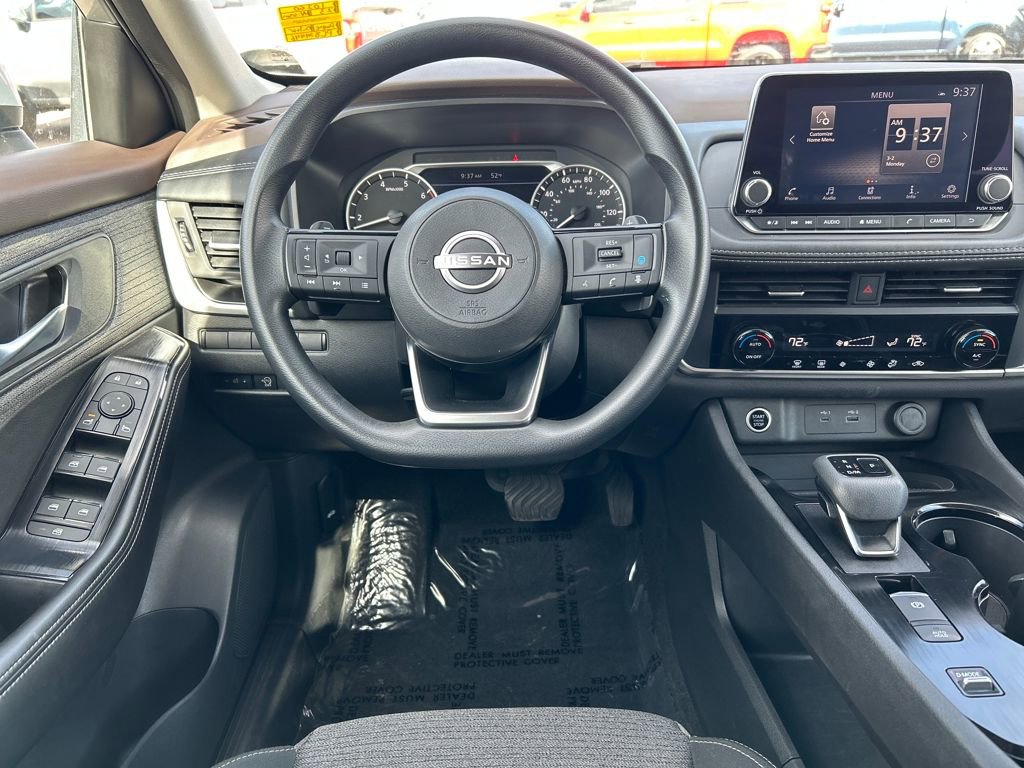 Used 2023 Nissan Rogue SV image 9