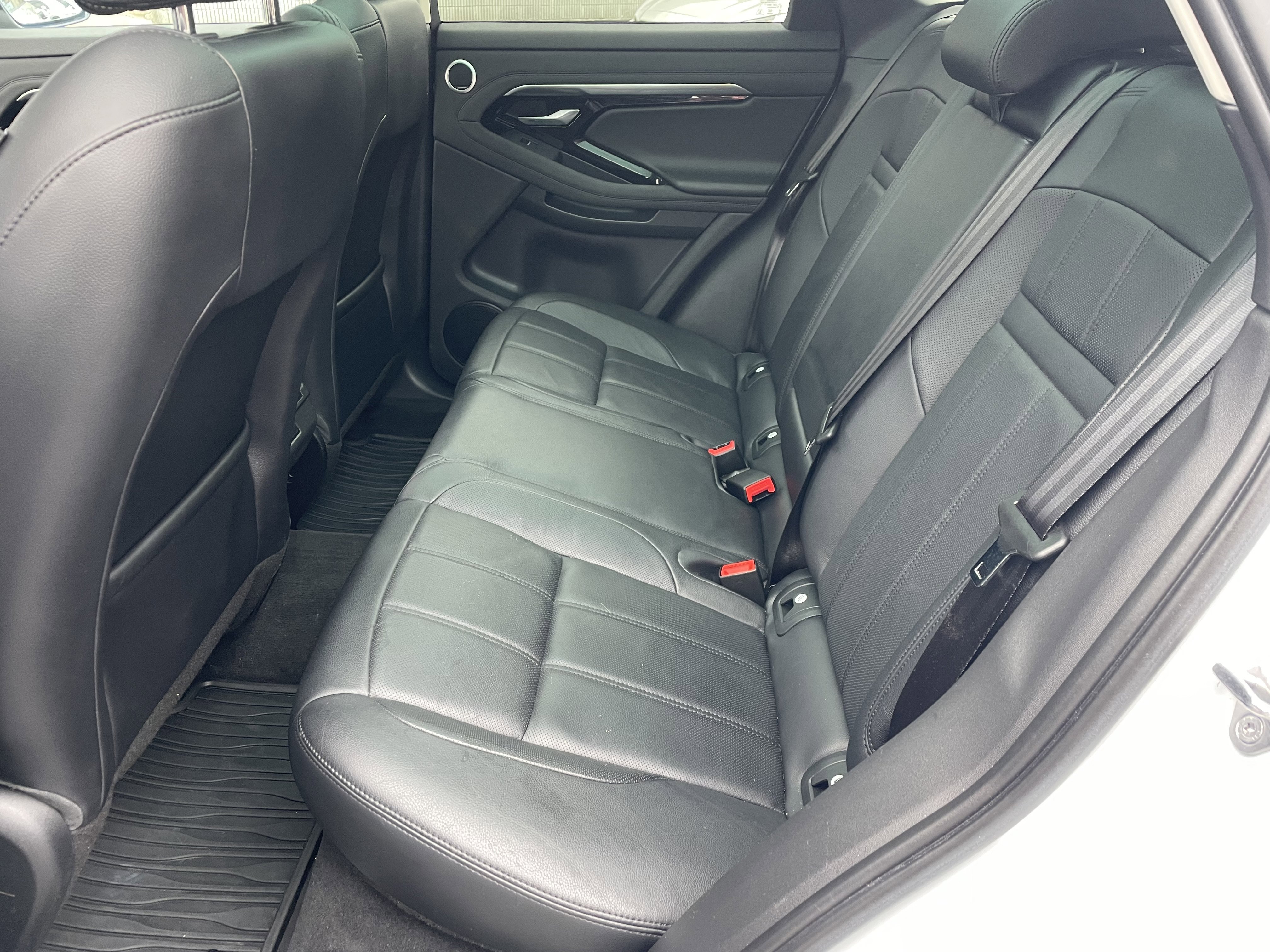 Used 2020 Land Rover Range Rover Evoque S image 6