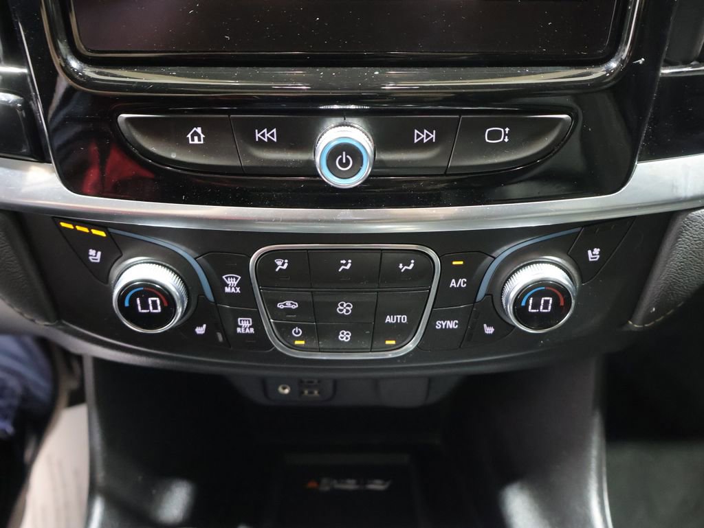 Used 2023 Chevrolet Traverse Premier w/ Redline Edition AWD/4WD image 38