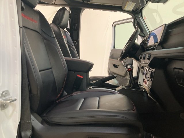 Used 2024 Jeep Wrangler Unlimited Rubicon w/ Technology Group image 27