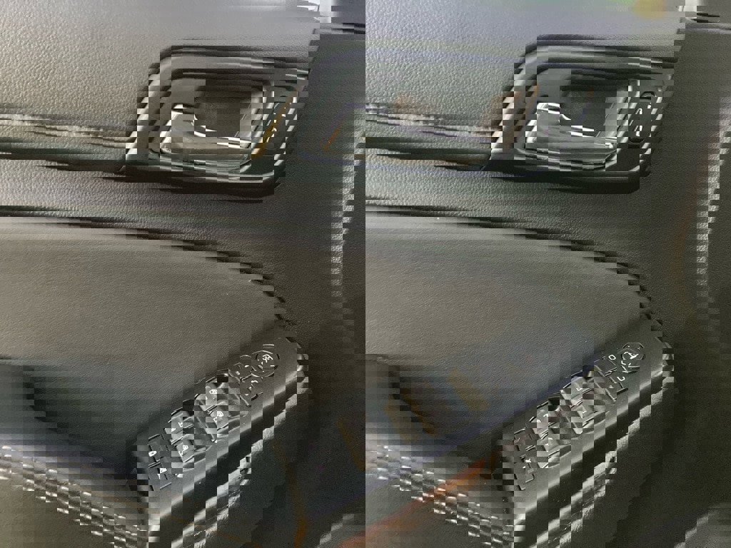 Used 2018 Chevrolet Tahoe LT image 14