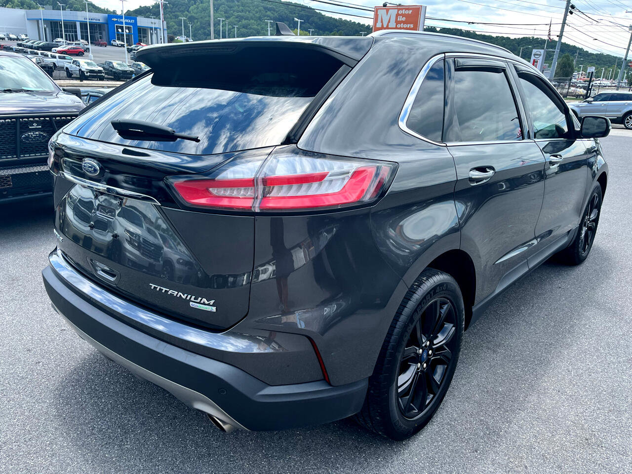 Used 2020 Ford Edge Titanium image 5