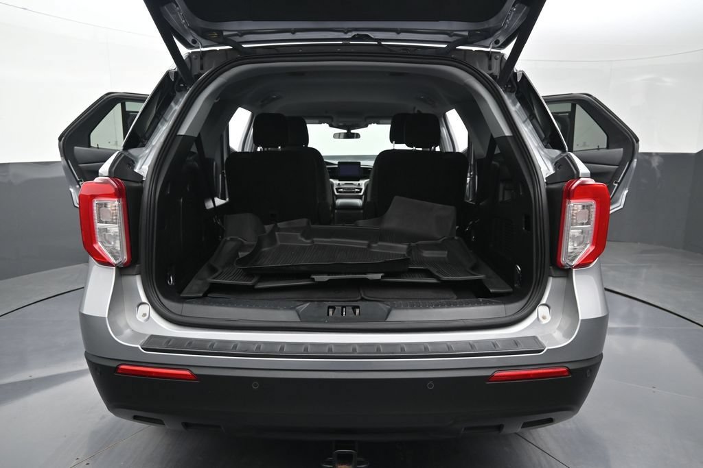 Used 2023 Ford Explorer XLT RWD image 11