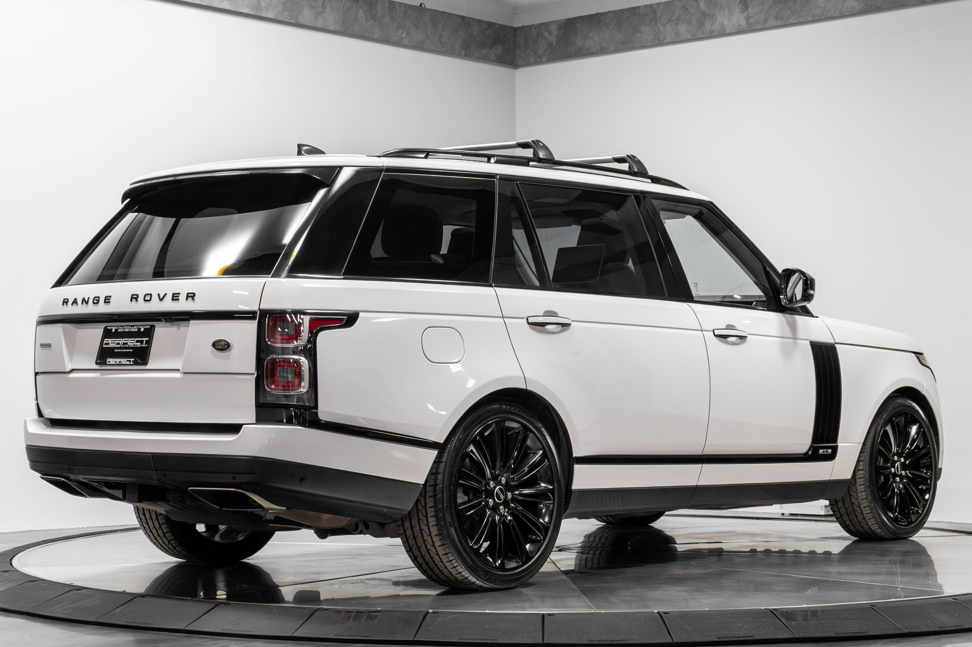 Used 2019 Land Rover Range Rover Long Wheelbase Autobiography image 13