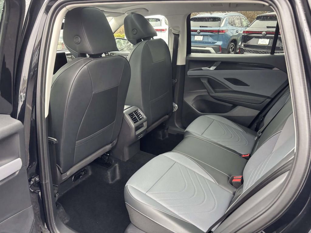 New 2026 Volkswagen Tiguan SE image 27