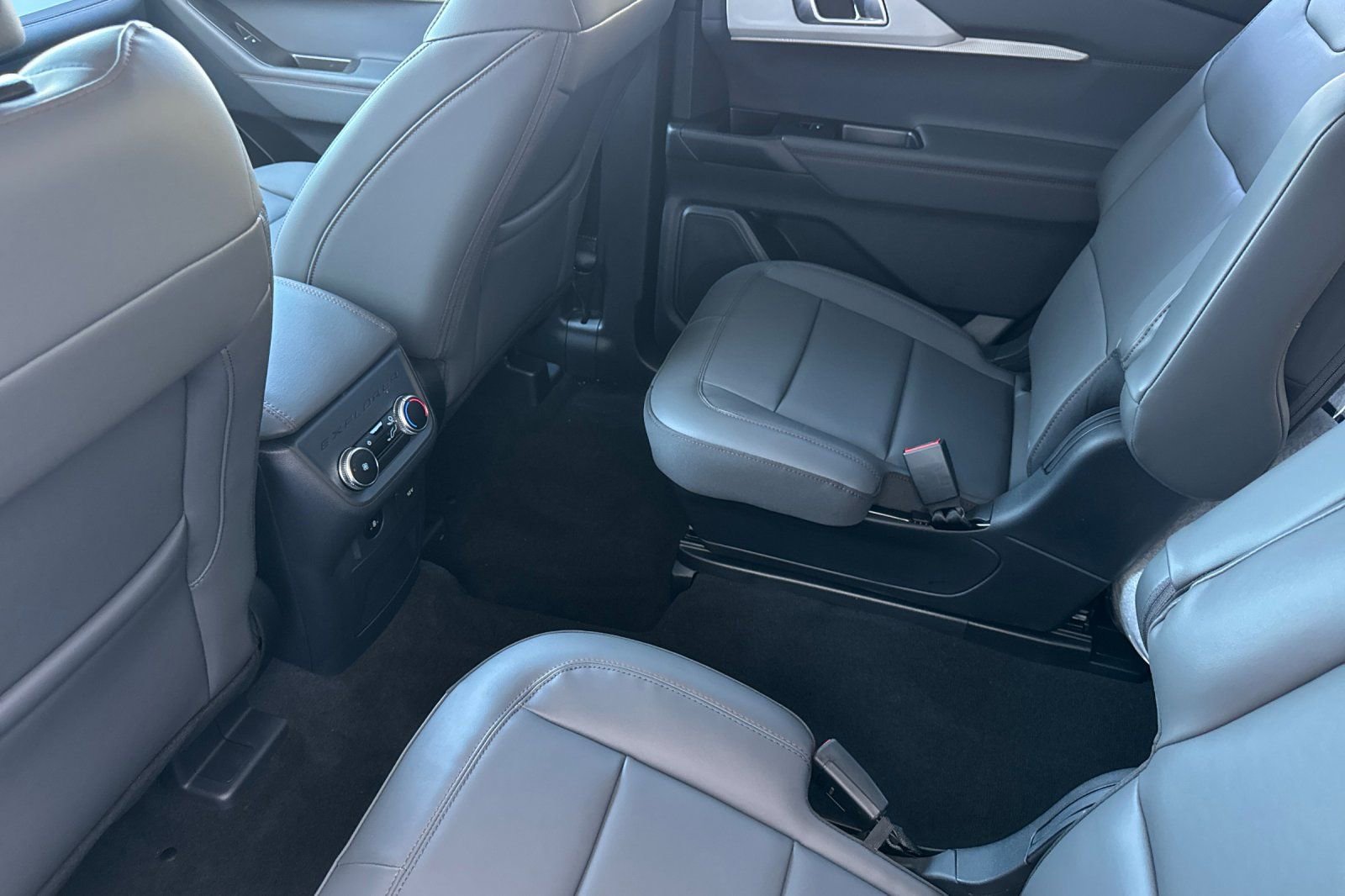 New 2026 Ford Explorer Active w/ Active Comfort Package image 11