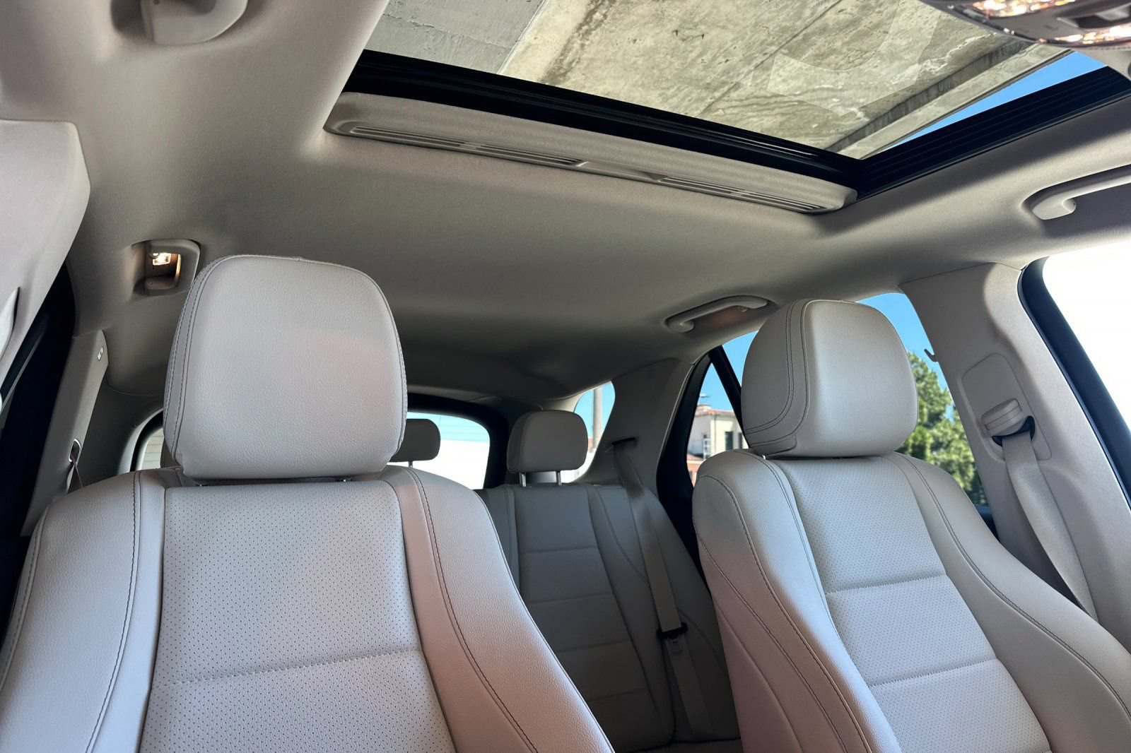 Certified 2025 Mercedes-Benz GLE 450e 4MATIC w/ Winter Package image 21