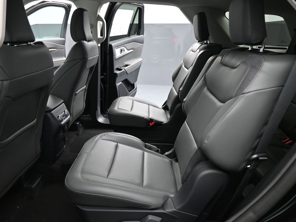 New 2025 Ford Explorer Active w/ Active Comfort Package image 18