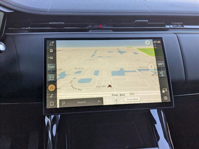 Used 2025 Land Rover Range Rover Sport image 17