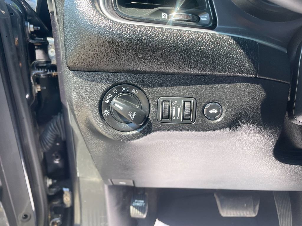 Used 2019 Dodge Challenger R/T RWD image 14
