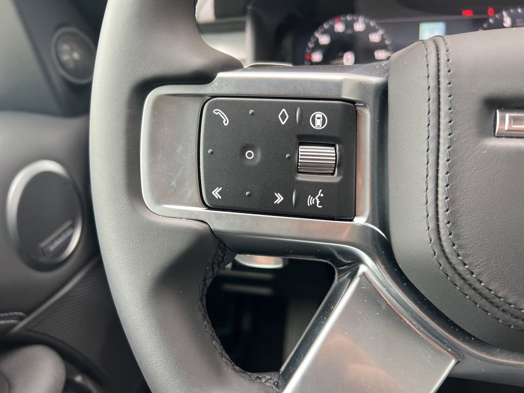 Used 2024 Land Rover Discovery Dynamic SE AWD/4WD image 20
