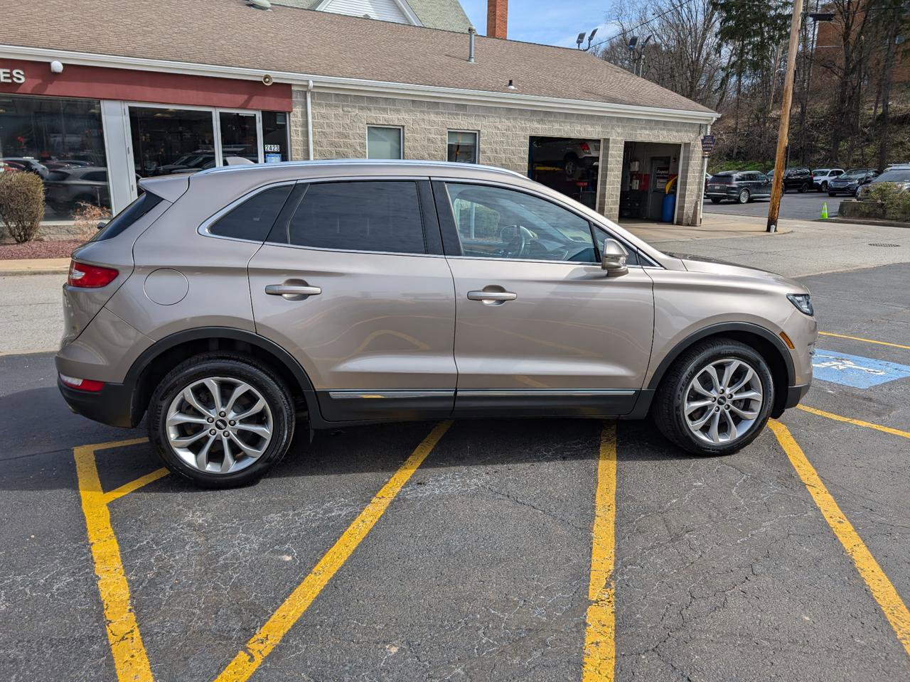 Used 2019 Lincoln MKC Select w/ Select Plus Package image 8