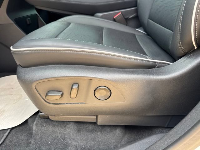 Used 2025 Buick Enclave Sport Touring w/ Power Package FWD image 11