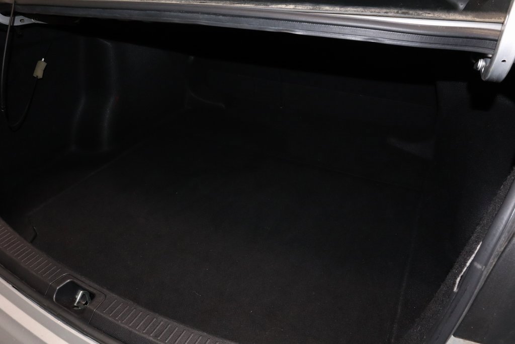 Used 2022 Toyota Corolla LE image 16