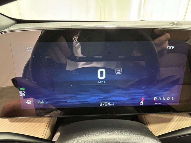 Used 2025 Chevrolet Equinox ACTIV w/ Safety and Technology Package FWD image 23