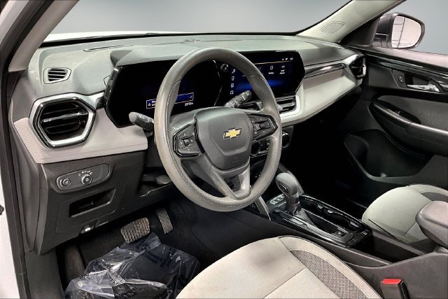 Used 2024 Chevrolet TrailBlazer LS FWD image 16