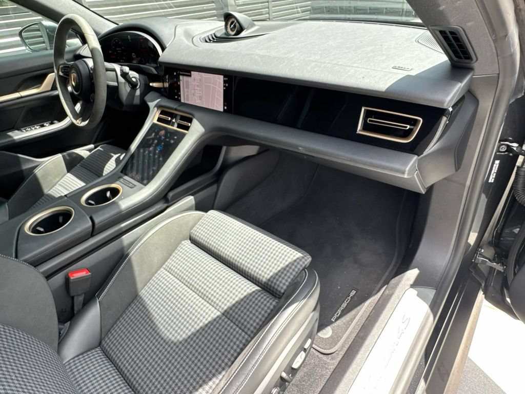 Certified 2025 Porsche Taycan 4S AWD/4WD image 18