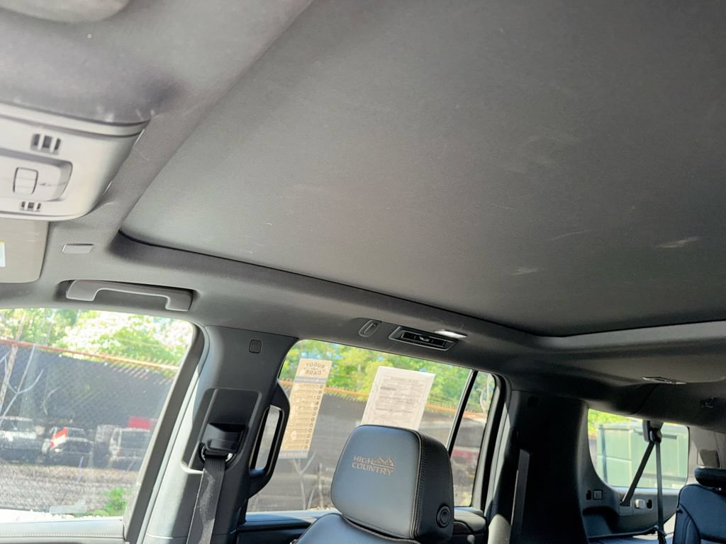 Used 2024 Chevrolet Suburban High Country AWD/4WD image 20