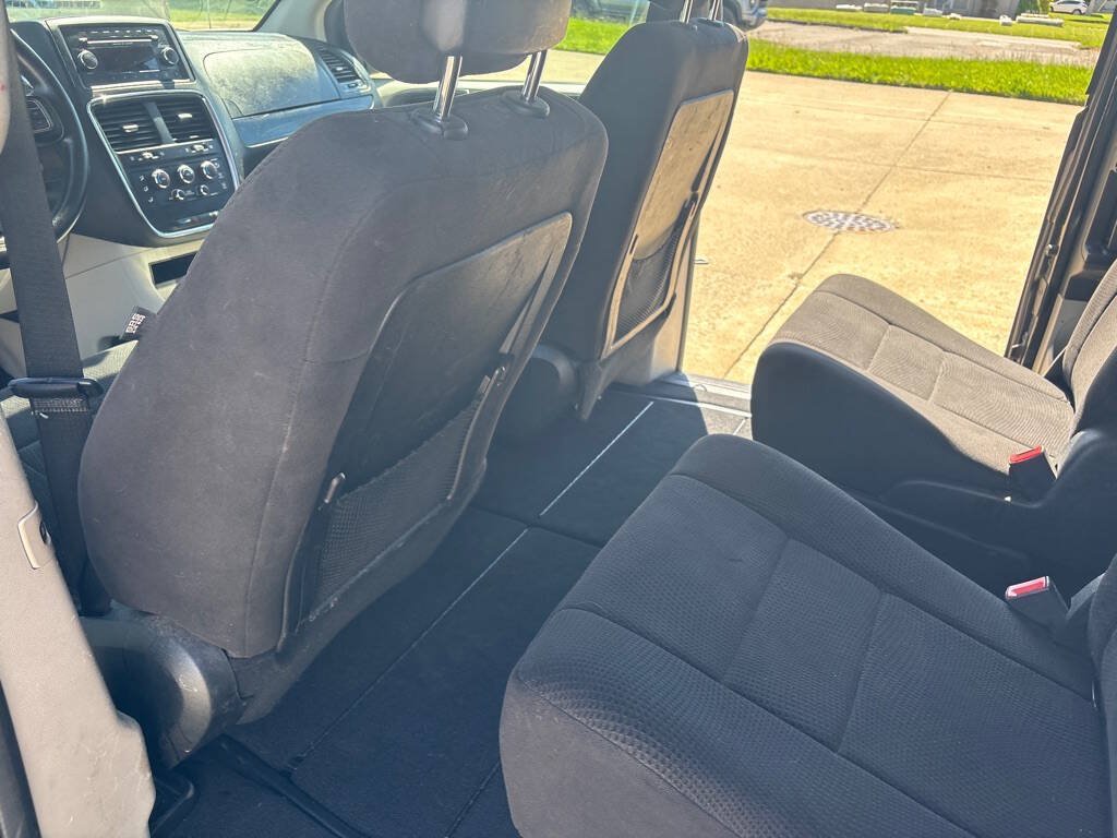 Used 2013 Dodge Grand Caravan SXT FWD image 11
