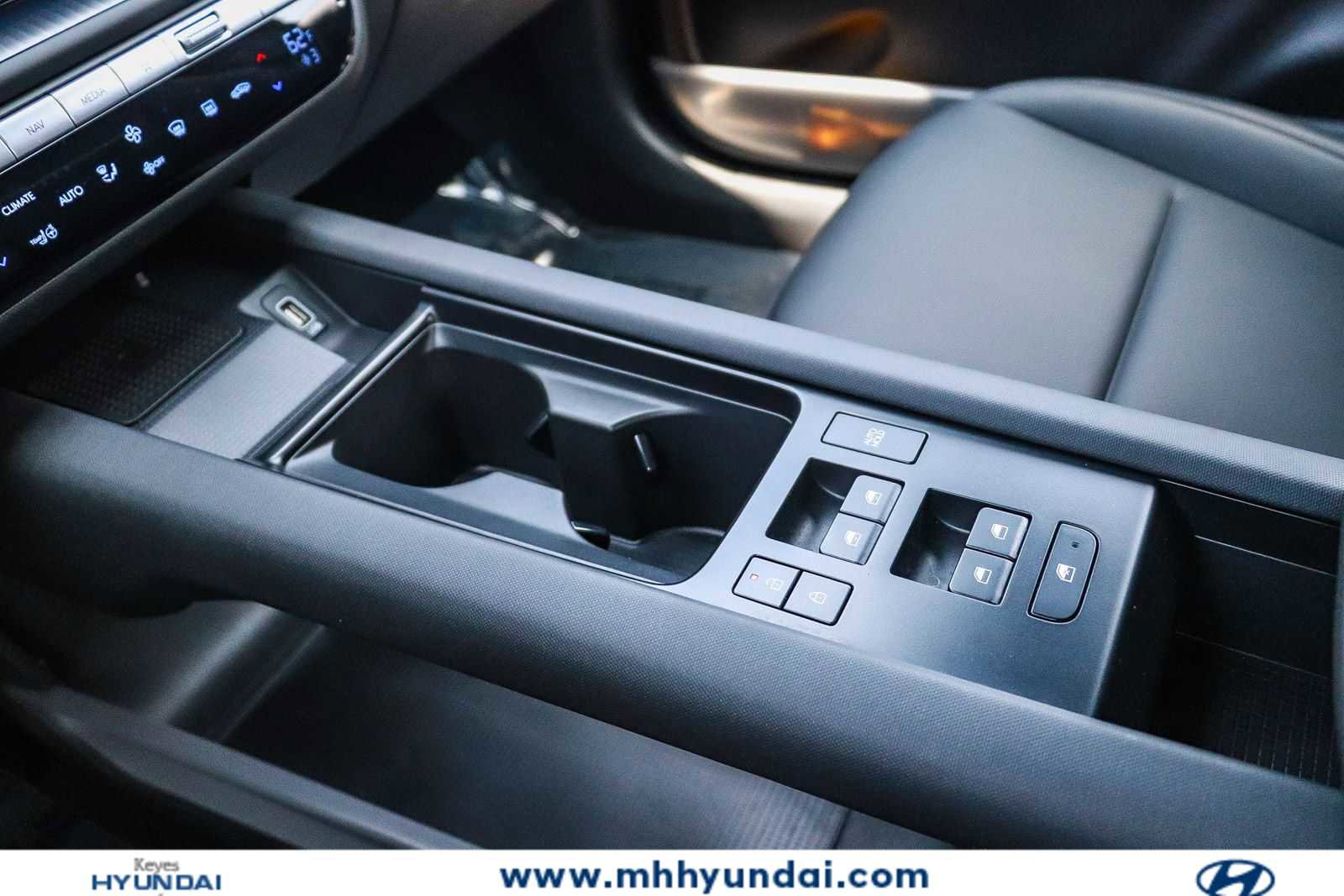 Used 2024 Hyundai Ioniq 6 Limited RWD image 22