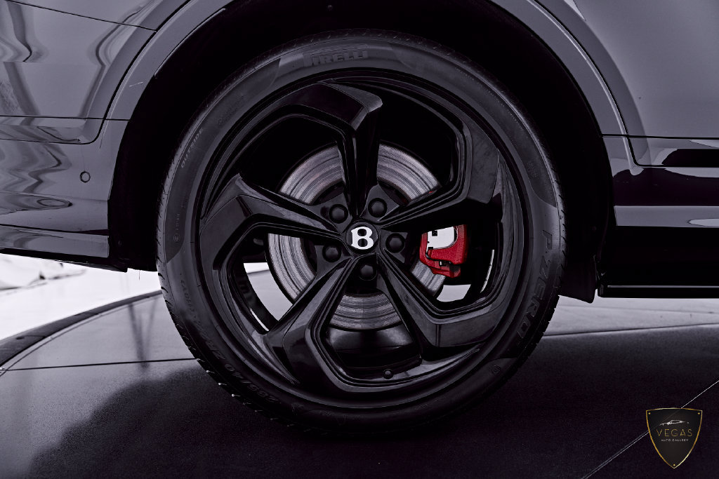 Used 2024 Bentley Bentayga AWD/4WD image 28