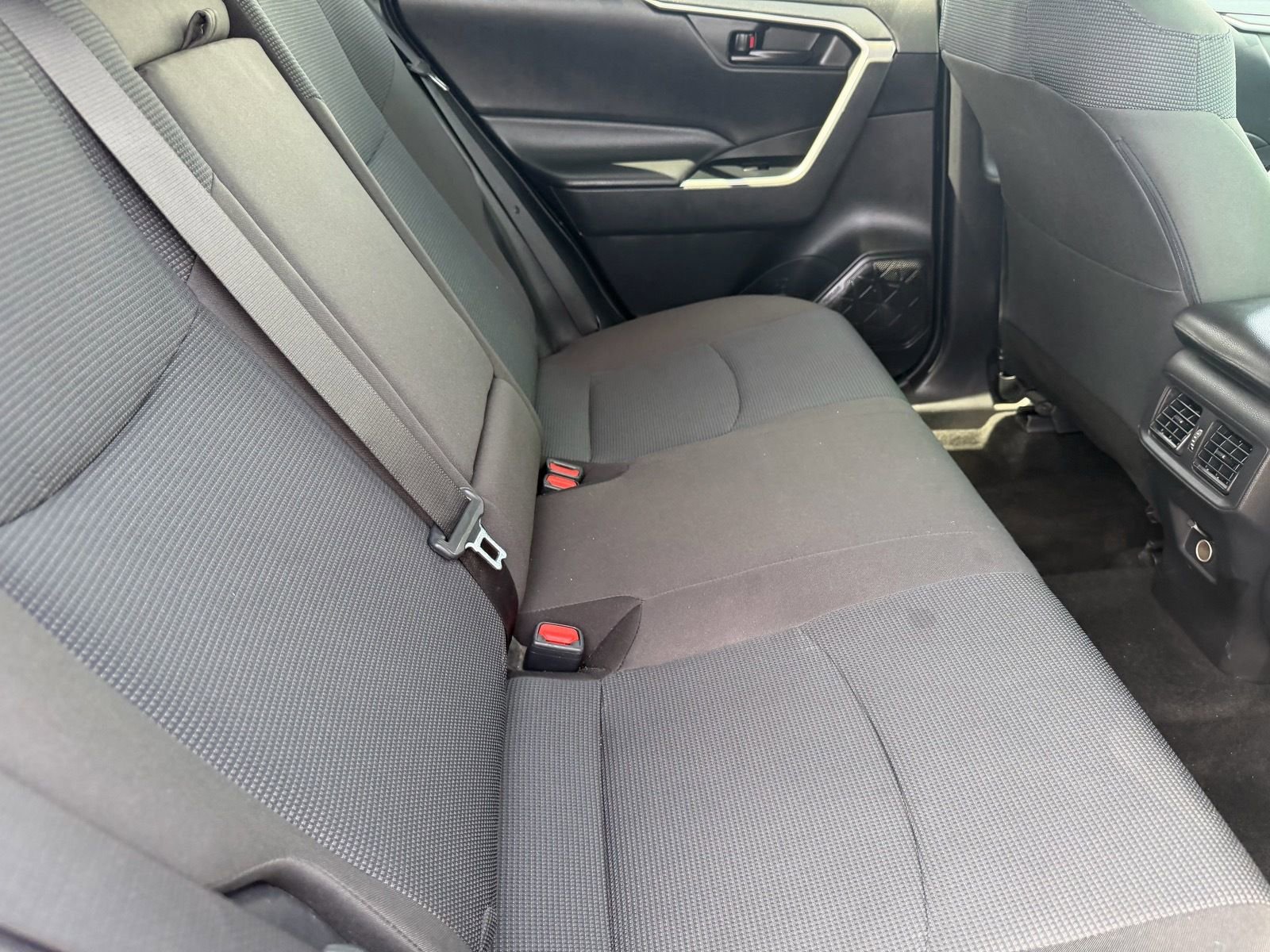 Used 2022 Toyota RAV4 LE w/ Carpet Mat Package (TMS) image 15